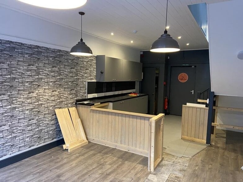 21-23 Stricklandgate, Kendal for lease - Building Photo - Image 3 of 5