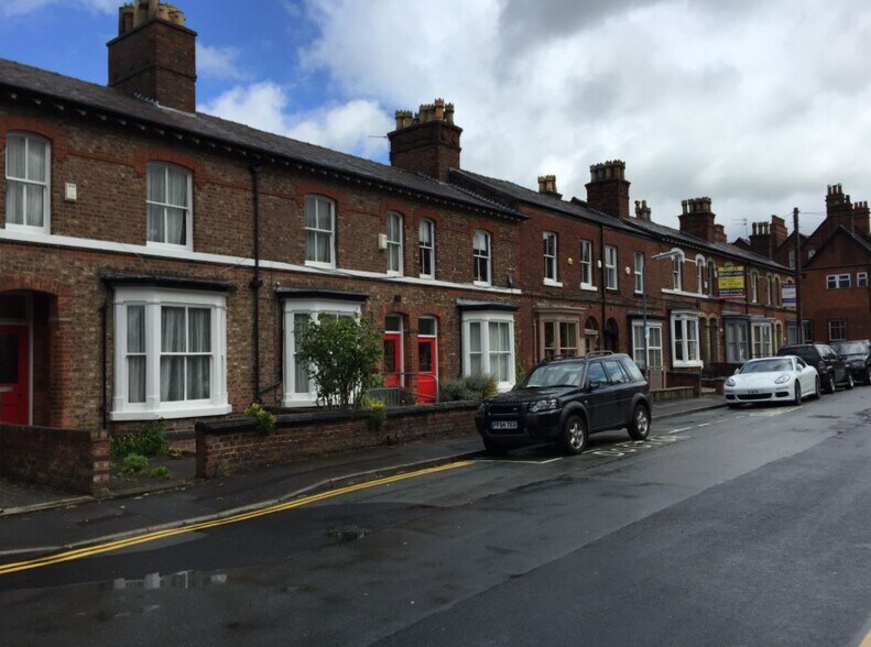 6 St, Alderley Edge, SK9 7EJ