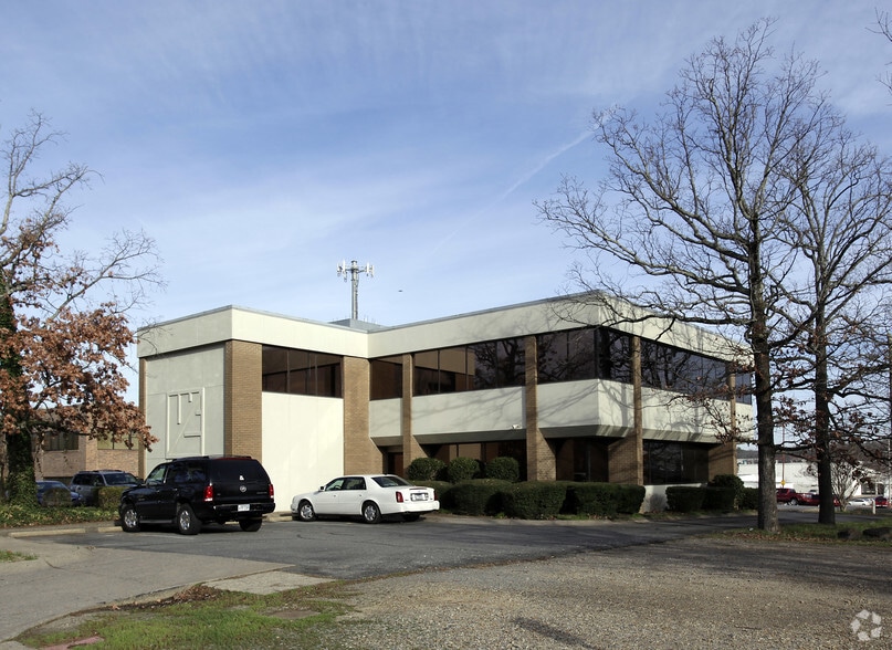 4 Shackleford Plz, Little Rock, AR for lease - Building Photo - Image 1 of 4