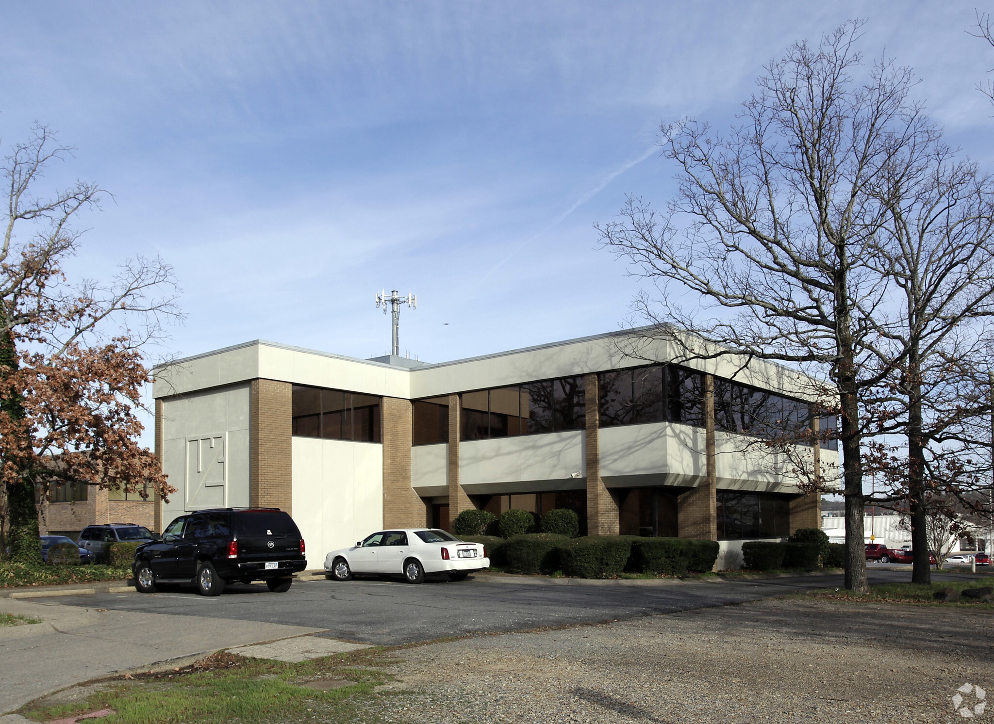 4 Shackleford Plz, Little Rock, AR for lease Building Photo- Image 1 of 5