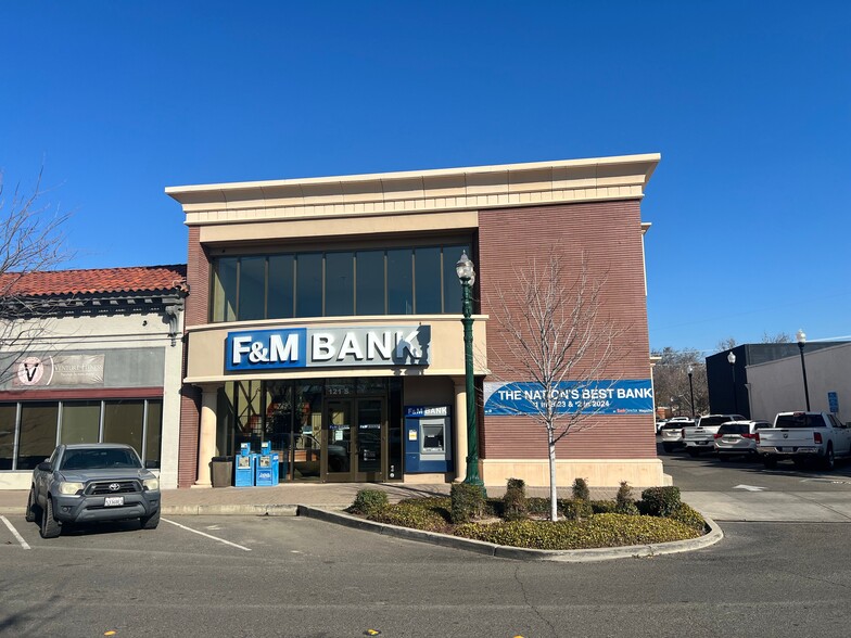 121 S Center St, Turlock, CA for lease - Building Photo - Image 2 of 28