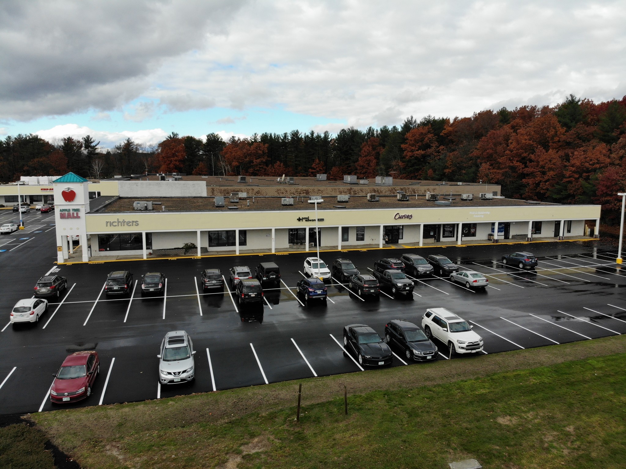 1-4 Orchard View Dr, Londonderry, NH for sale Primary Photo- Image 1 of 1