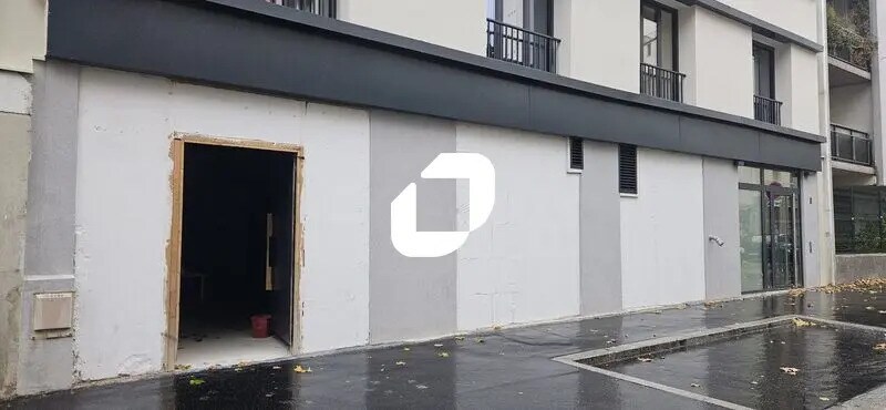 Retail in Paris for lease Building Photo- Image 1 of 2