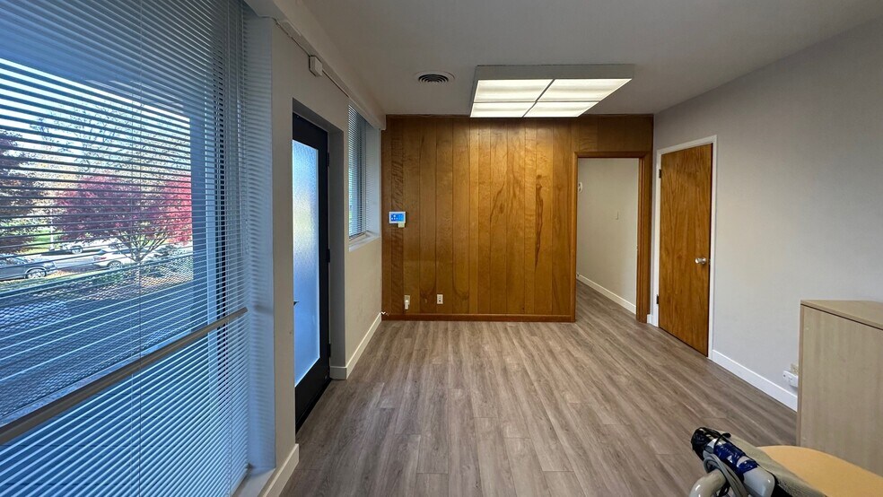 1717 Olympia Way, Longview, WA for lease - Building Photo - Image 2 of 8