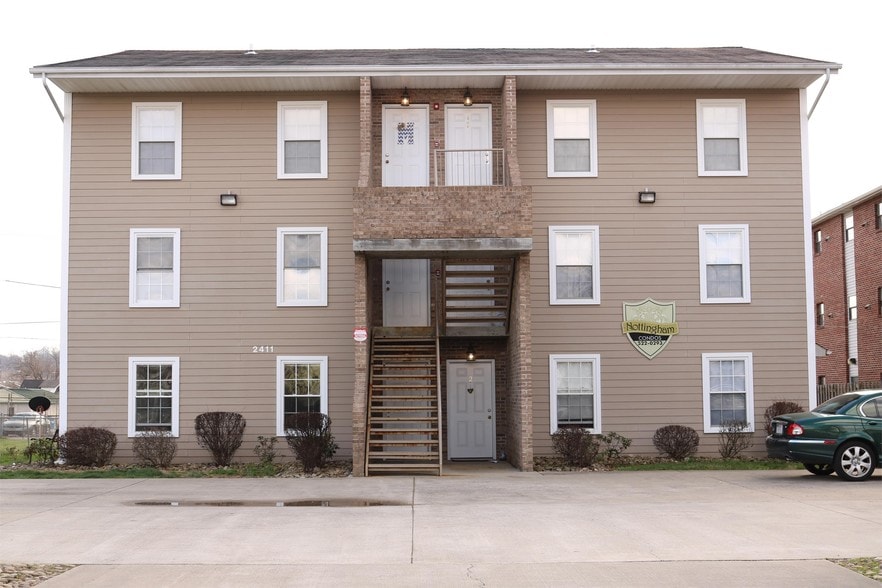 Huntington properties portfolio of 2 properties for sale on LoopNet.com - Primary Photo - Image 2 of 2