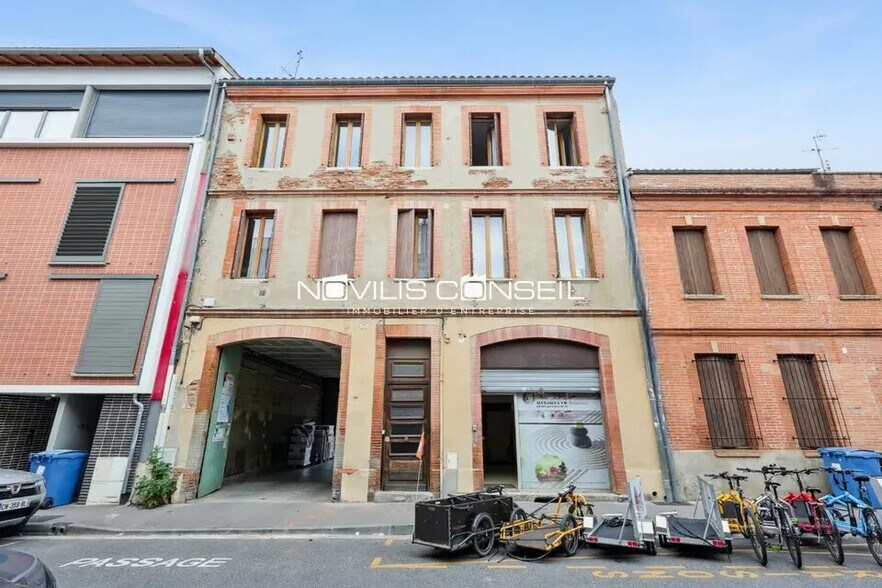 Retail in Toulouse for sale - Building Photo - Image 1 of 8