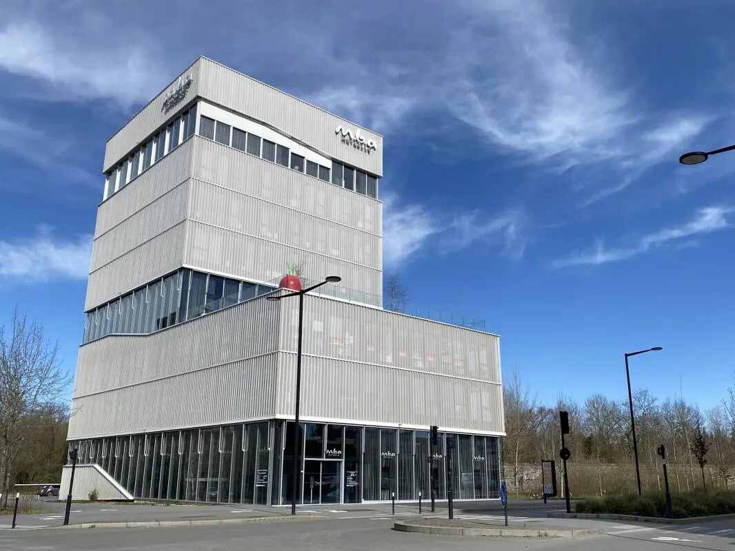 Office in Saint-Jacques-de-la-Lande for lease Building Photo- Image 1 of 10