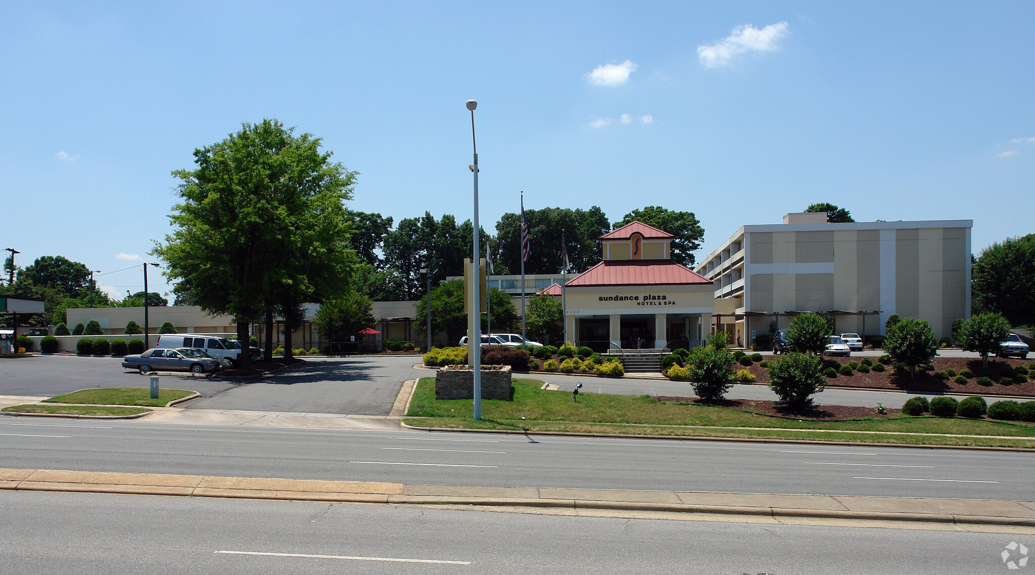 3050 University Pky, Winston-Salem, NC for sale Primary Photo- Image 1 of 1