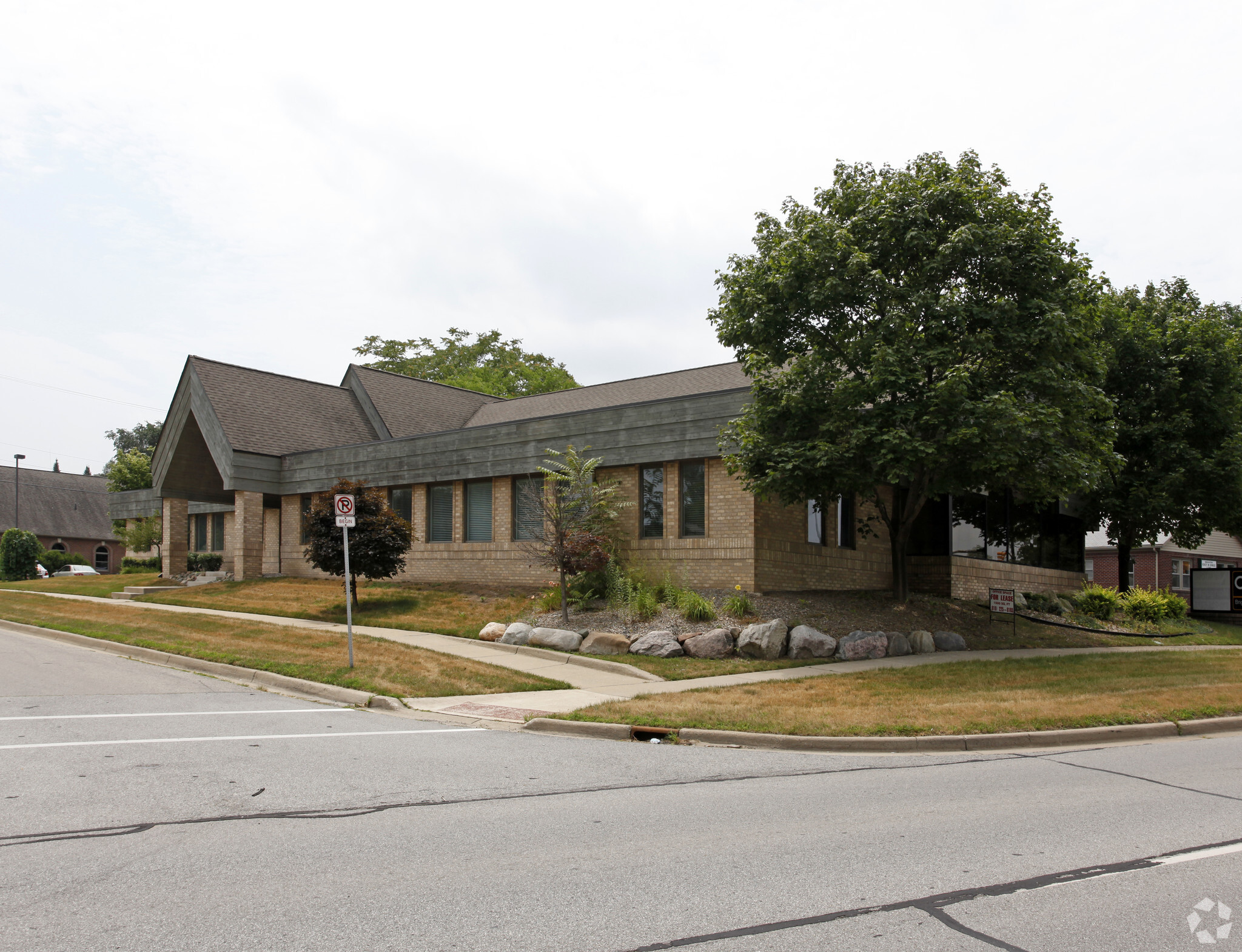 1024 E Grand River Ave, Brighton, MI for sale Primary Photo- Image 1 of 1