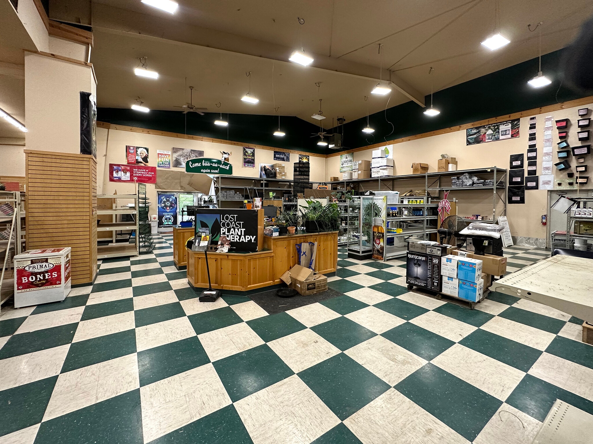 126 Dinsmore Dr, Fortuna, CA for lease Interior Photo- Image 1 of 7