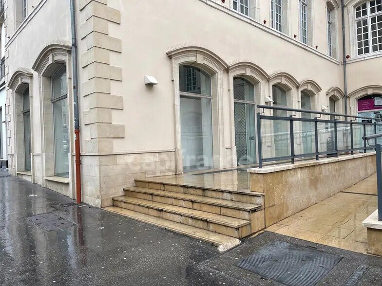 Retail in Nancy for lease - Building Photo - Image 3 of 7