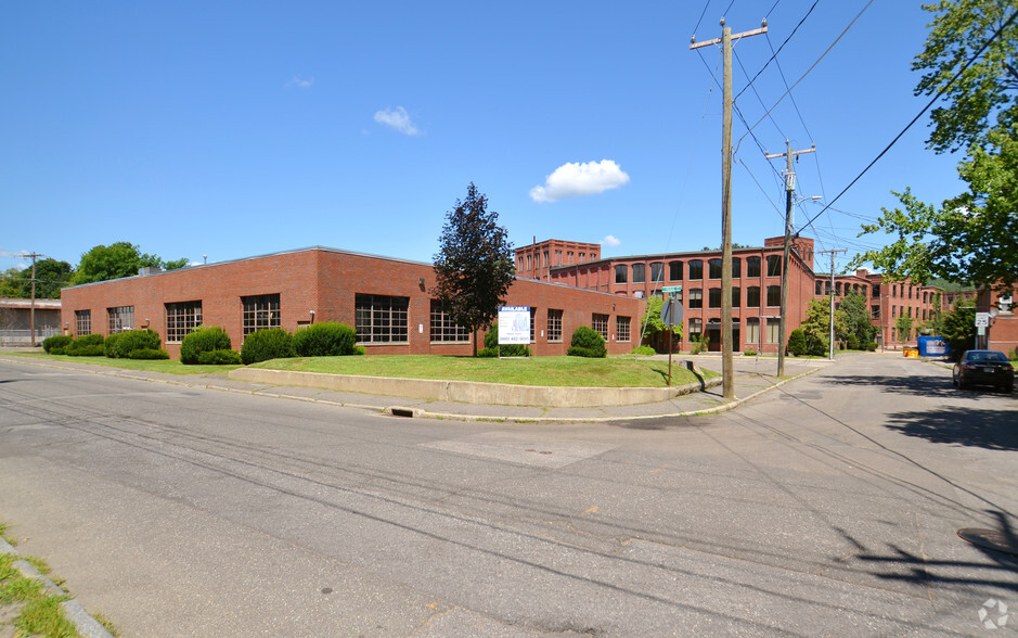 59 Field St, Torrington, CT for lease - Building Photo - Image 1 of 6