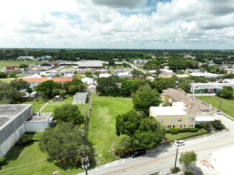 1865 Old Dixie Hwy, Vero Beach, FL for lease - Building Photo - Image 3 of 5