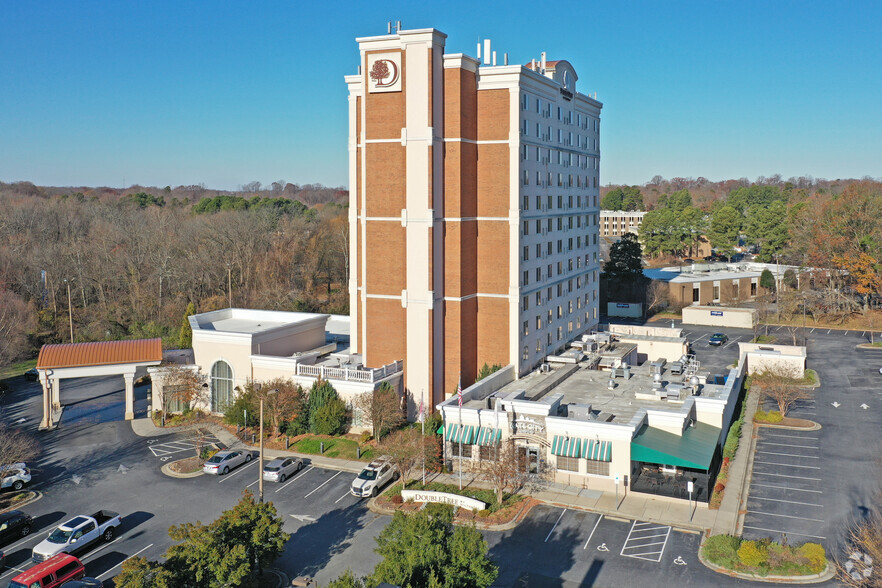 3030 W Gate City Blvd, Greensboro, NC for sale - Primary Photo - Image 1 of 1