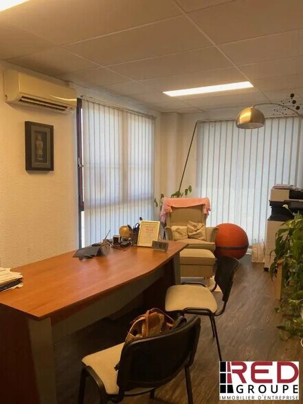 Flex in Aubagne for sale - Building Photo - Image 3 of 6