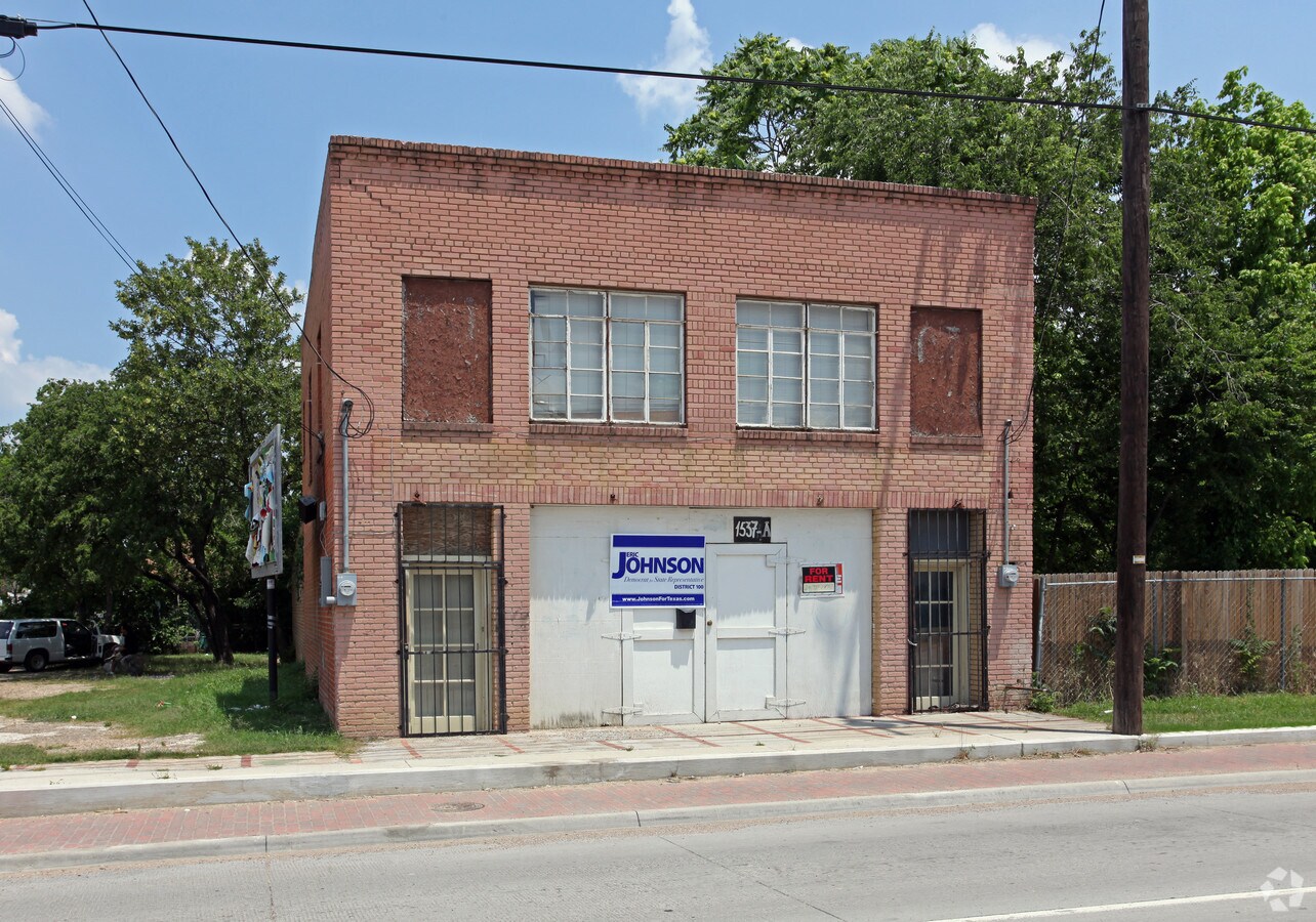 1537 Singleton Blvd, Dallas, TX 75212