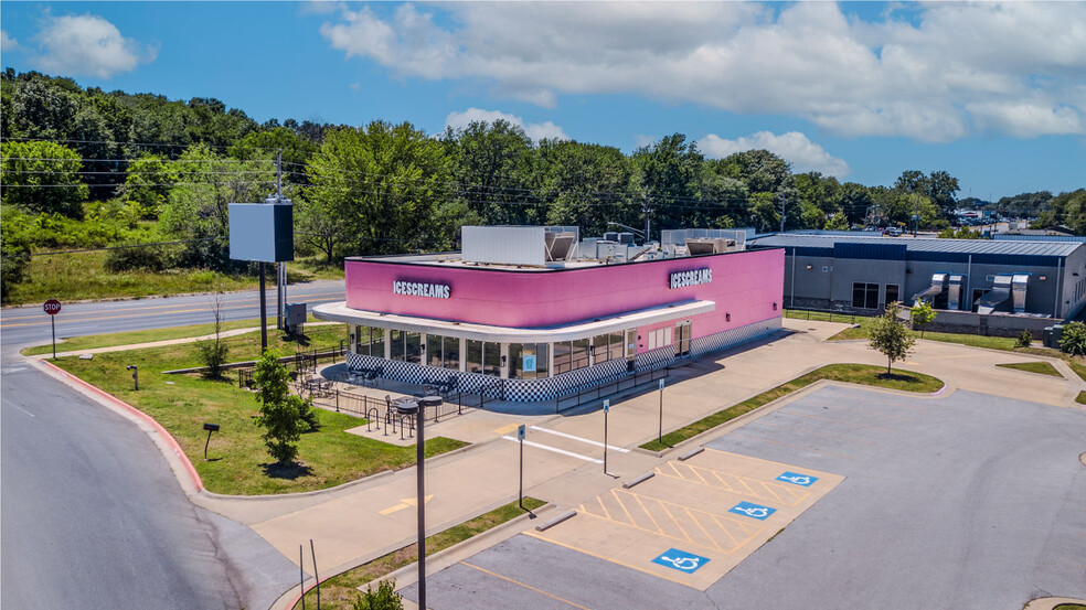 4280 W Martin Luther King Blvd, Fayetteville, AR for sale - Building Photo - Image 1 of 26