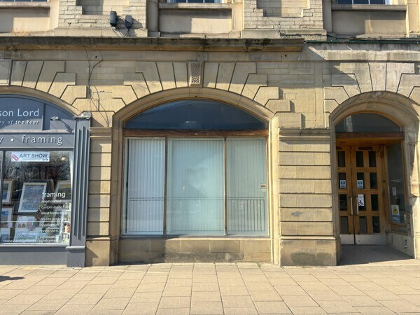 7 Bradford Rd, Brighouse for lease Building Photo- Image 1 of 2