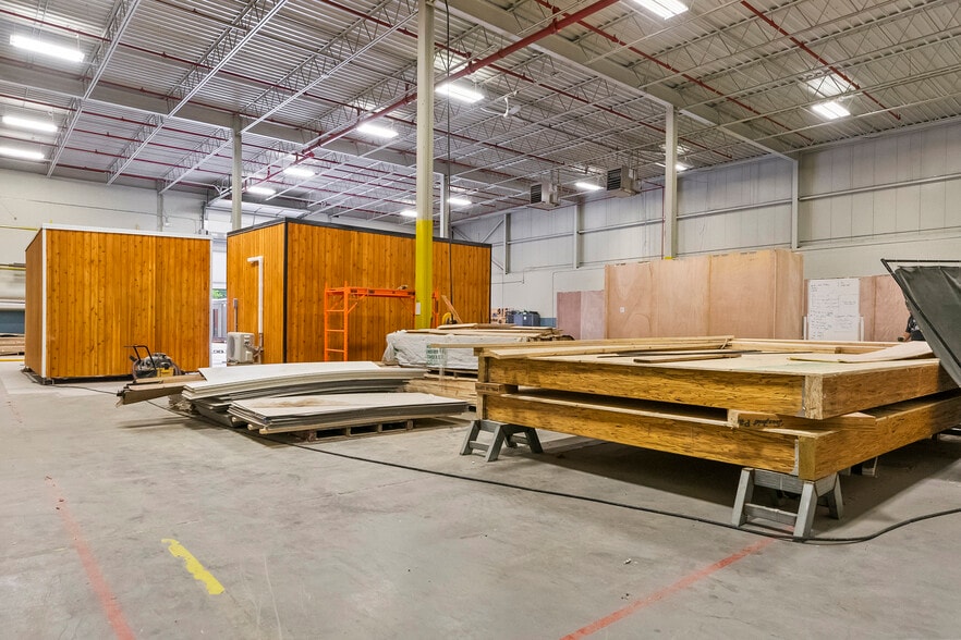 47 Morton Av E, Brantford, ON for lease - Interior Photo - Image 3 of 13