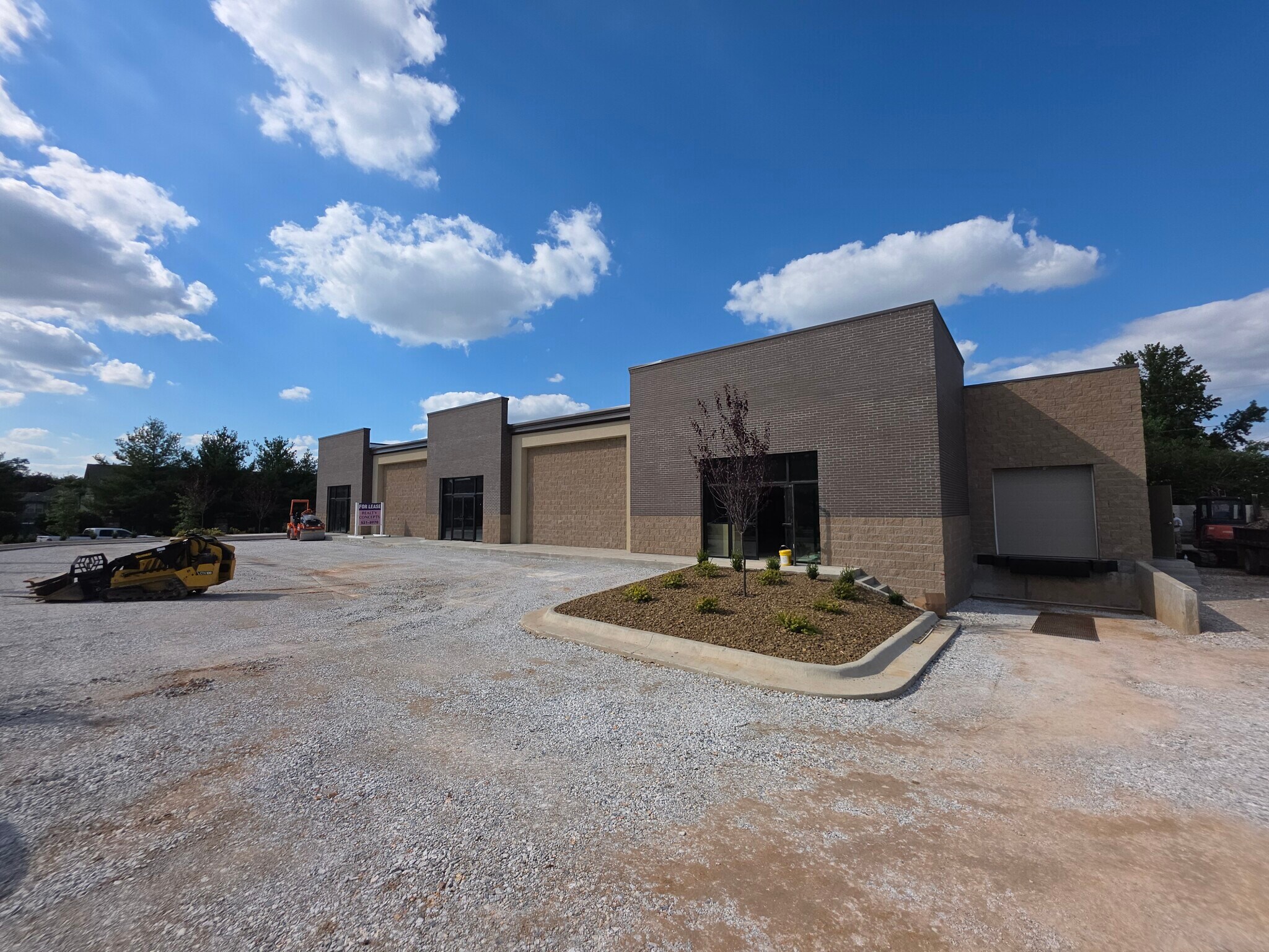 1496 Chester Ave, Springdale, AR for lease Primary Photo- Image 1 of 14