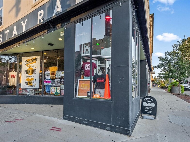 402 E State St, Rockford, IL for sale - Building Photo - Image 2 of 20