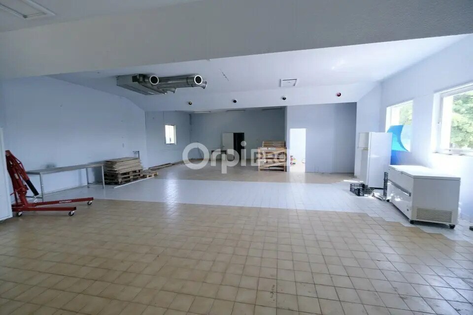 Flex in Bouaye for lease Interior Photo- Image 1 of 6