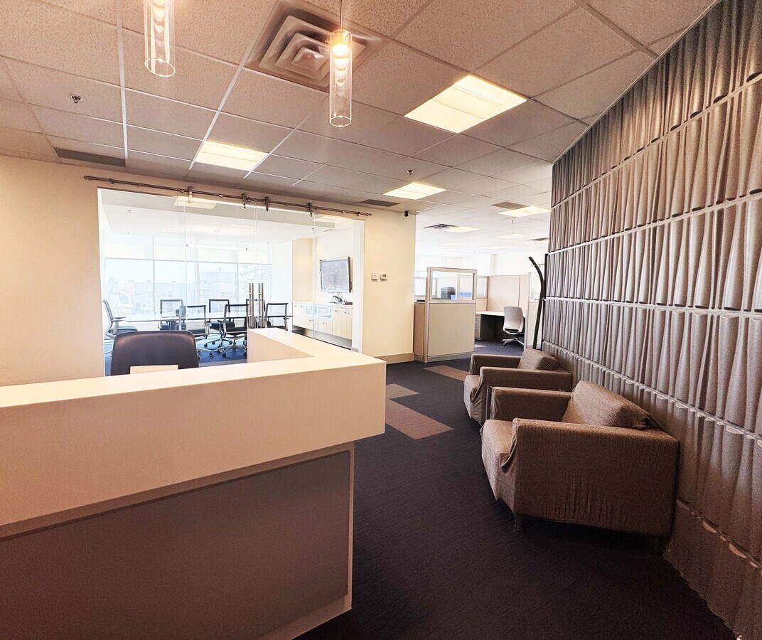 2505 17th Ave SW, Calgary, AB T3C 1J7 -  -  - Interior Photo - Image 1 of 9