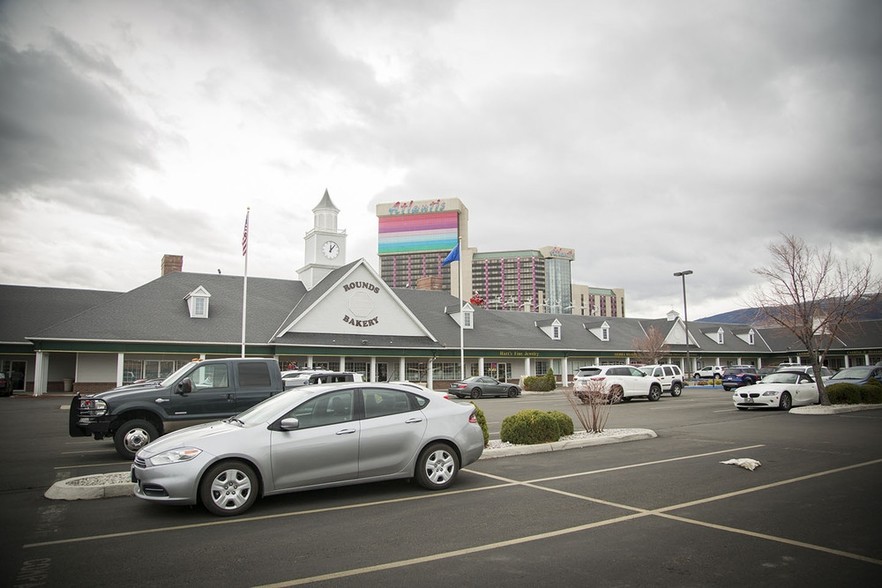 290-294 E Moana Ln, Reno, NV for lease - Building Photo - Image 1 of 5