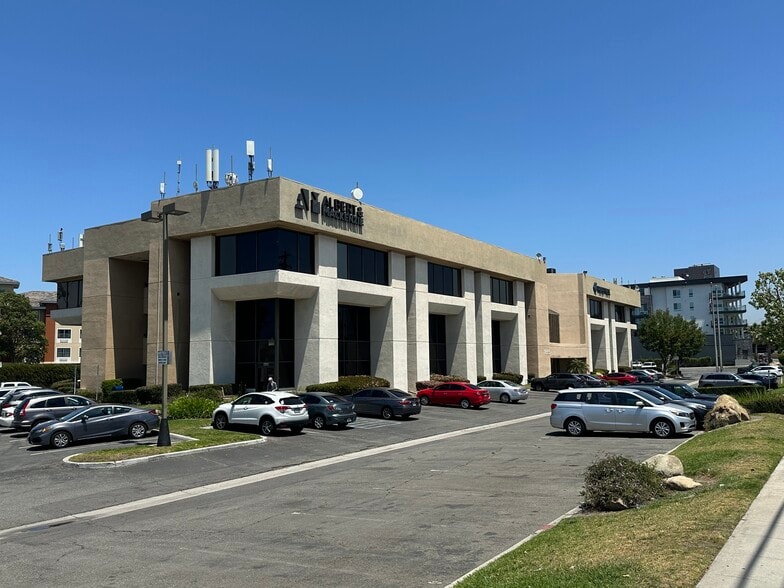 1855 W Katella Ave, Orange, CA for lease - Building Photo - Image 1 of 106