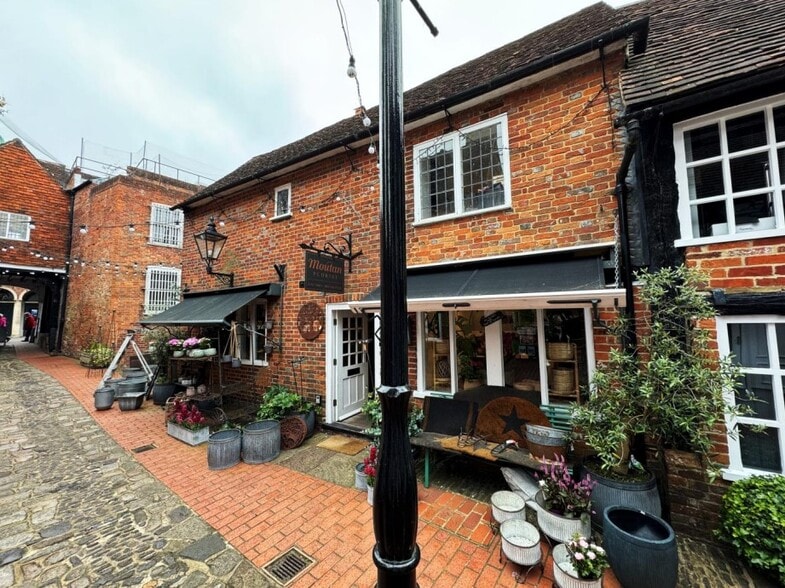 1 Borelli Yard, Farnham for sale - Building Photo - Image 1 of 1