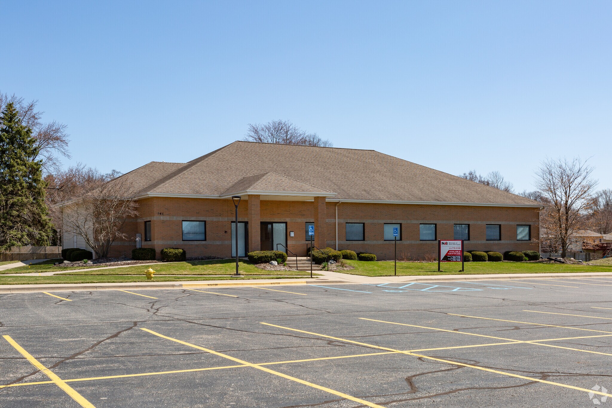 946 52nd St SE, Grand Rapids, MI for sale Primary Photo- Image 1 of 1