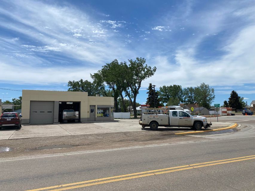 4 6th St, Culbertson, MT 59218 1,174 SQ FT Gas