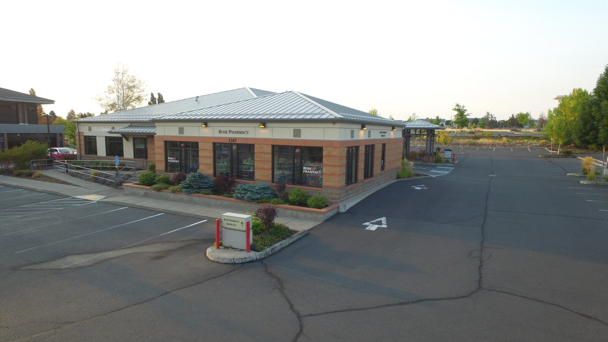 1247 NE Medical Center Dr, Bend, OR for lease Building Photo- Image 1 of 6