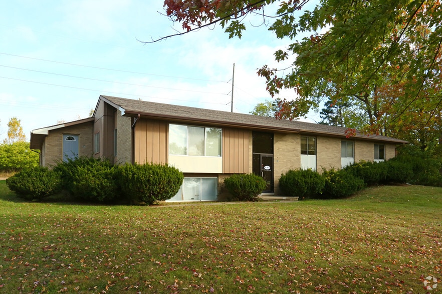 3506 Lennon Rd, Flint, MI 48507