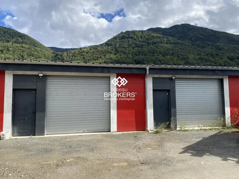 Retail in Goncelin for lease - Building Photo - Image 3 of 3