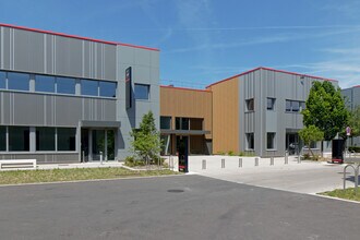 157 Avenue Charles Floquet, Le Blanc-Mesnil for lease Building Photo- Image 1 of 3