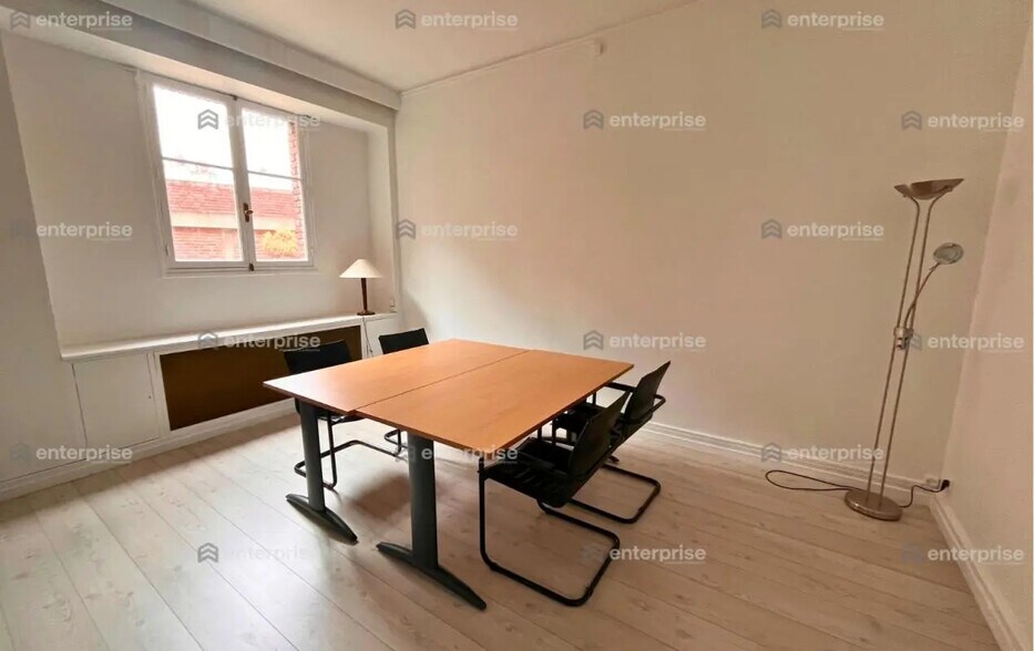 Office in Amiens for lease - Interior Photo - Image 2 of 4