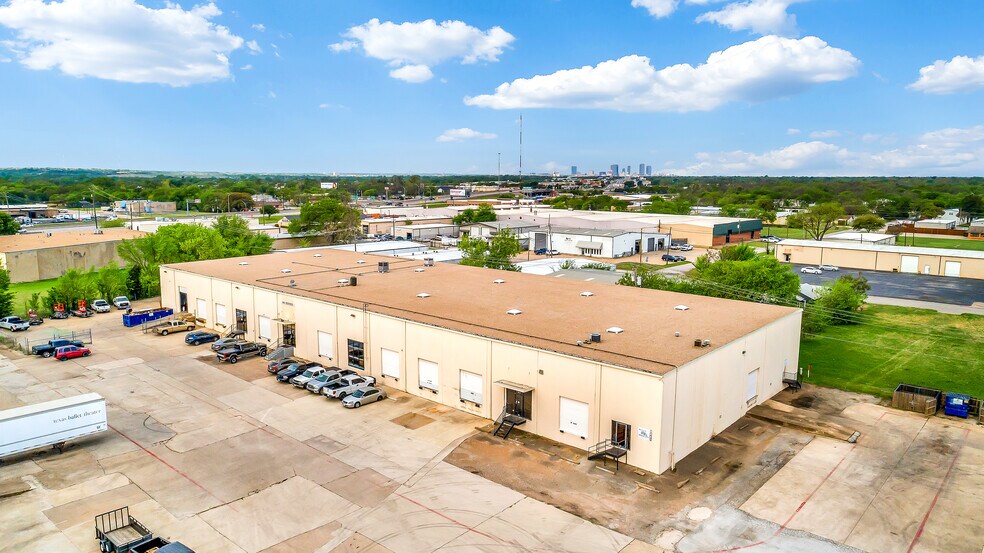 2355 Pecan Ct, Haltom City, TX for lease - Building Photo - Image 1 of 34