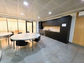 Boulevard De L'Yerres, Évry-Courcouronnes for lease Interior Photo- Image 2 of 6