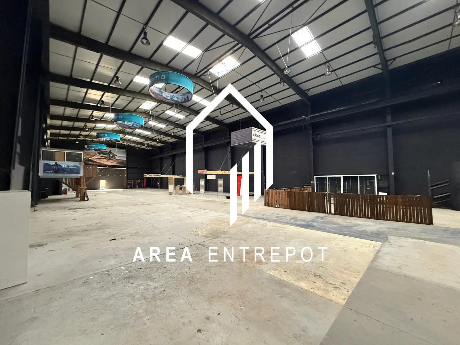Industrial in Aubagne for lease Interior Photo- Image 1 of 9