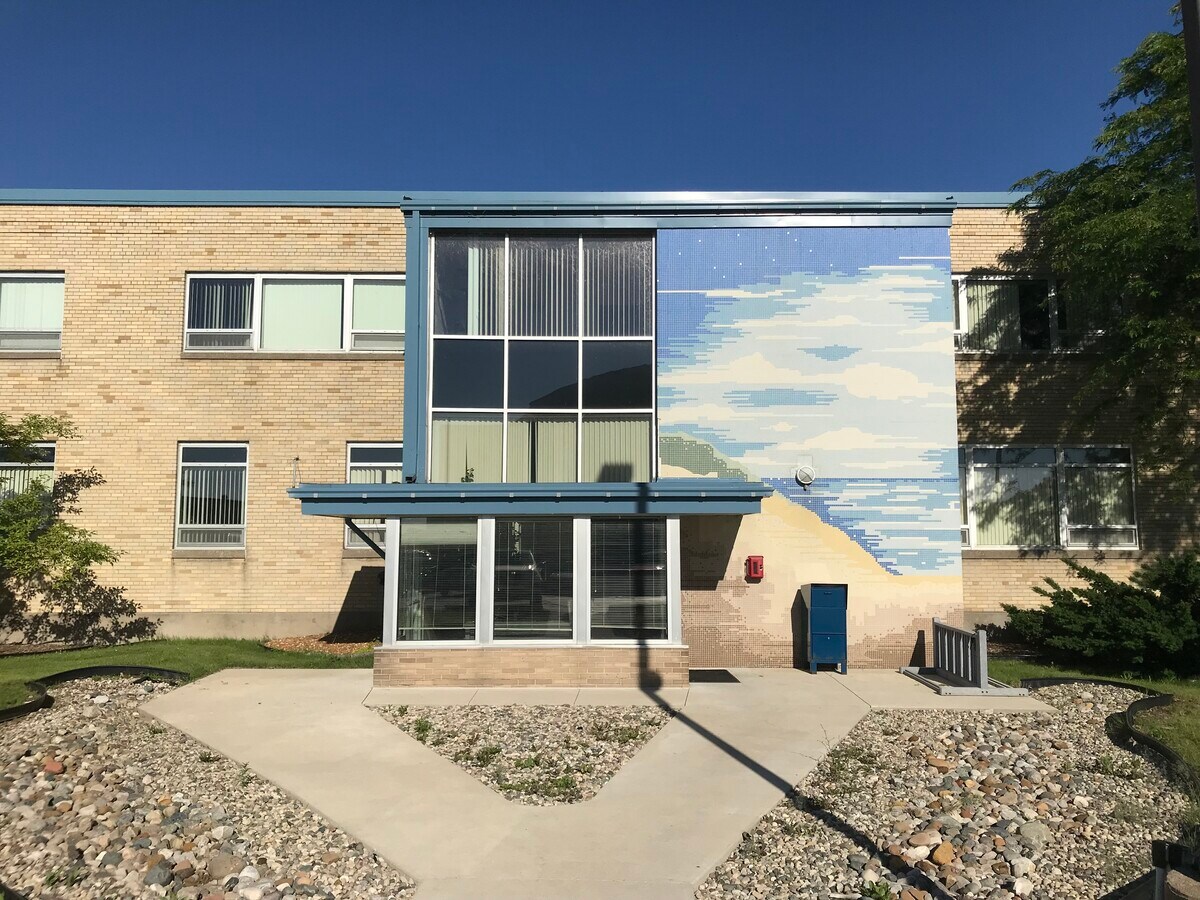 9311 Groh Rd, Grosse Ile, MI 48138