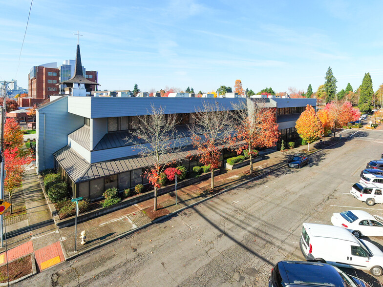 1300 Esther St, Vancouver, WA for lease - Building Photo - Image 2 of 12