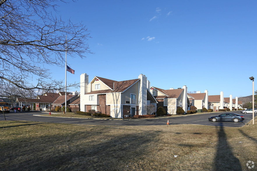 14 Schuyler Blvd, Fishkill, NY for sale - Primary Photo - Image 1 of 1