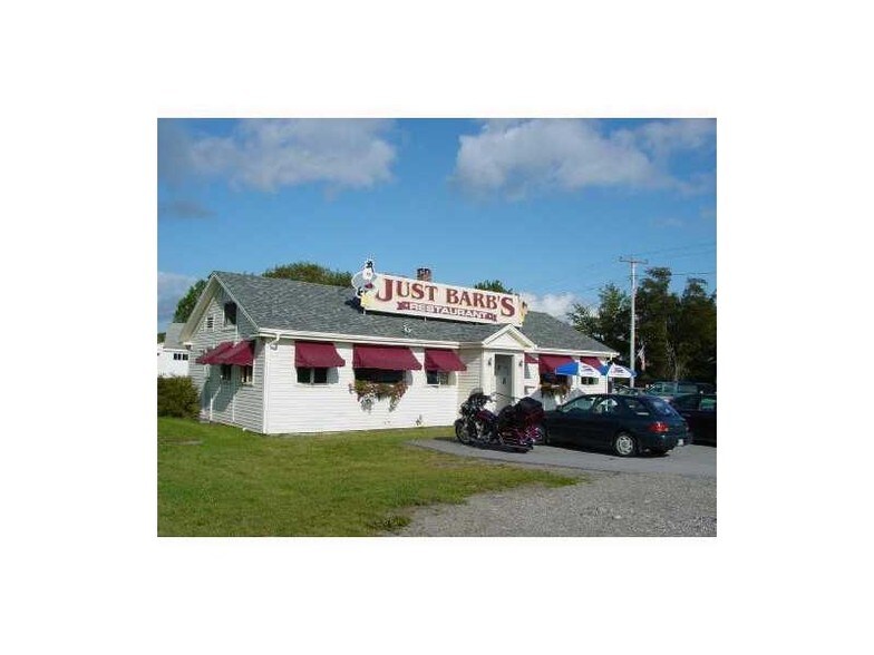 24 Main St, Stockton Springs, ME for sale - Primary Photo - Image 1 of 1