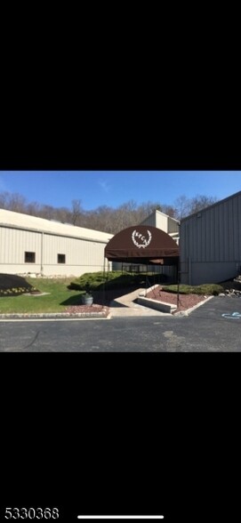 170 Kinnelon Rd Office Condo Package portfolio of 5 properties for sale on LoopNet.com - Building Photo - Image 3 of 3