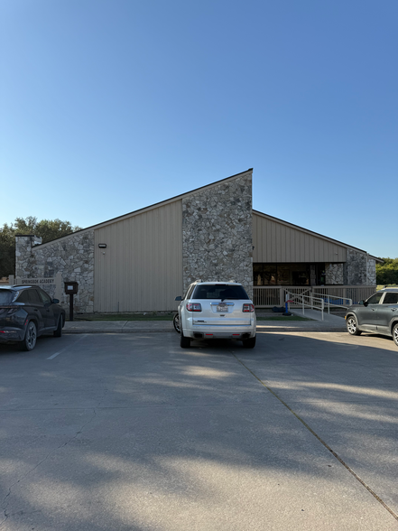 1300 Fulton St, Denton, TX for lease - Building Photo - Image 1 of 7