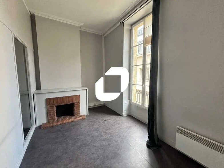 Office in Bordeaux for lease - Interior Photo - Image 1 of 10