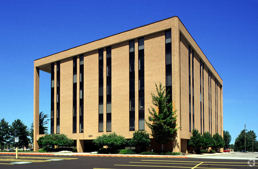 2001 Crocker Rd, Westlake, OH for lease - Building Photo - Image 1 of 9