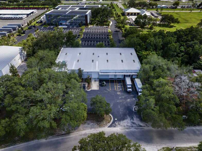 6705 Parke E Blvd, Tampa, FL for lease - Building Photo - Image 1 of 11