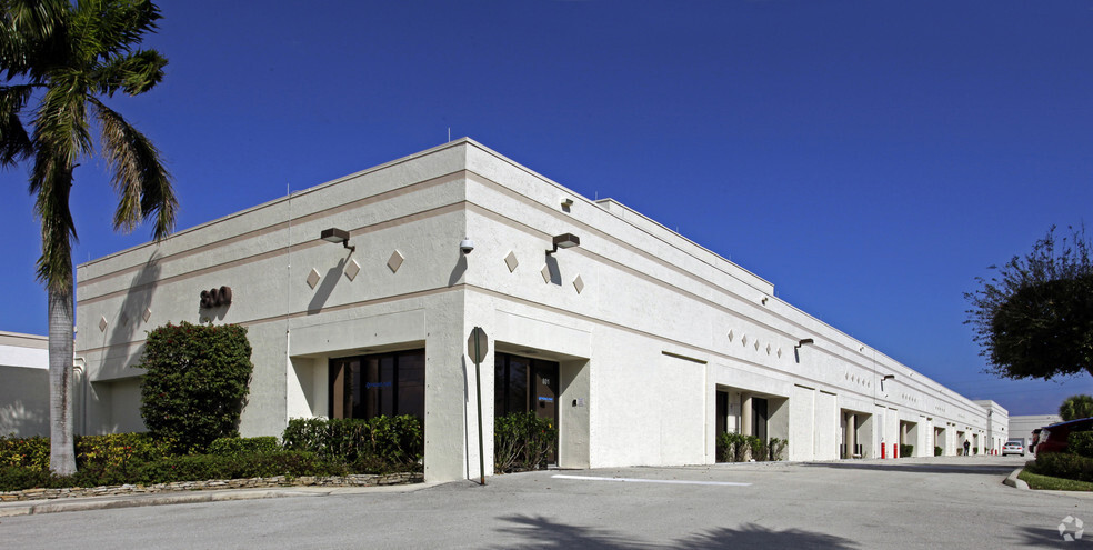 3500 NW Boca Raton Blvd, Boca Raton, FL for lease - Primary Photo - Image 1 of 10